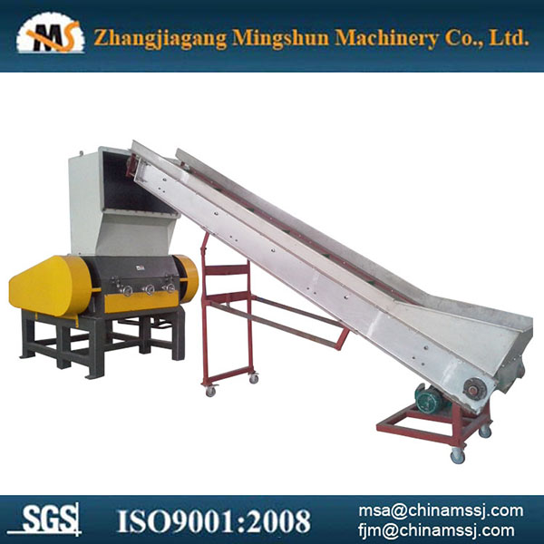 Plastic crusher and conveyor